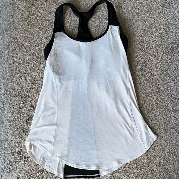 Athleta Hullabraloo Support Top in White and Black! - Picture 3 of 12